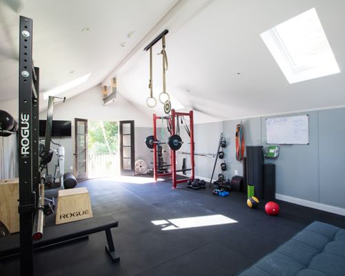 phòng tập gym trên gác mái