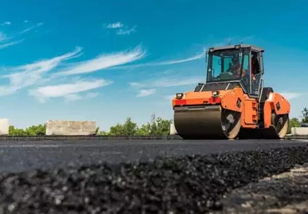 Mặt đường được thi công nhựa đường 60/70 đạt chuẩn