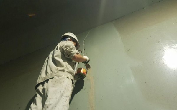Kỹ thuật chống thấm ngược nhà tắm bơm keo epoxy xử lý thấm vách tường 