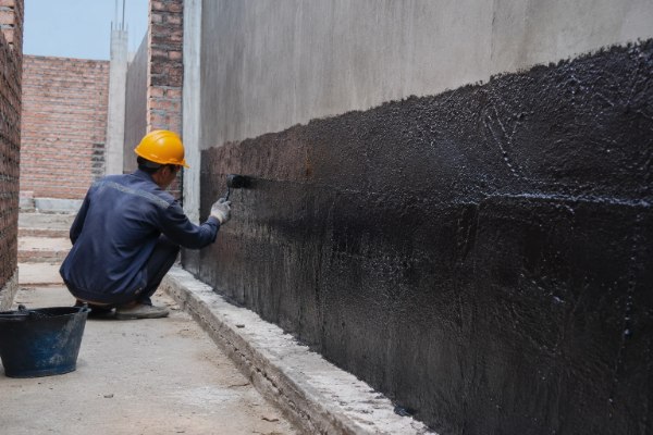 Chống thấm ngược tường ngoài giáp ranh nhà phố
