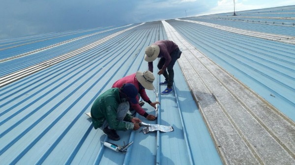 Thi công chống dột mái tôn nhà xưởng tại Hoàng Mai